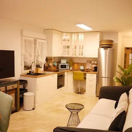 Casa Gibraltar אסטפונה